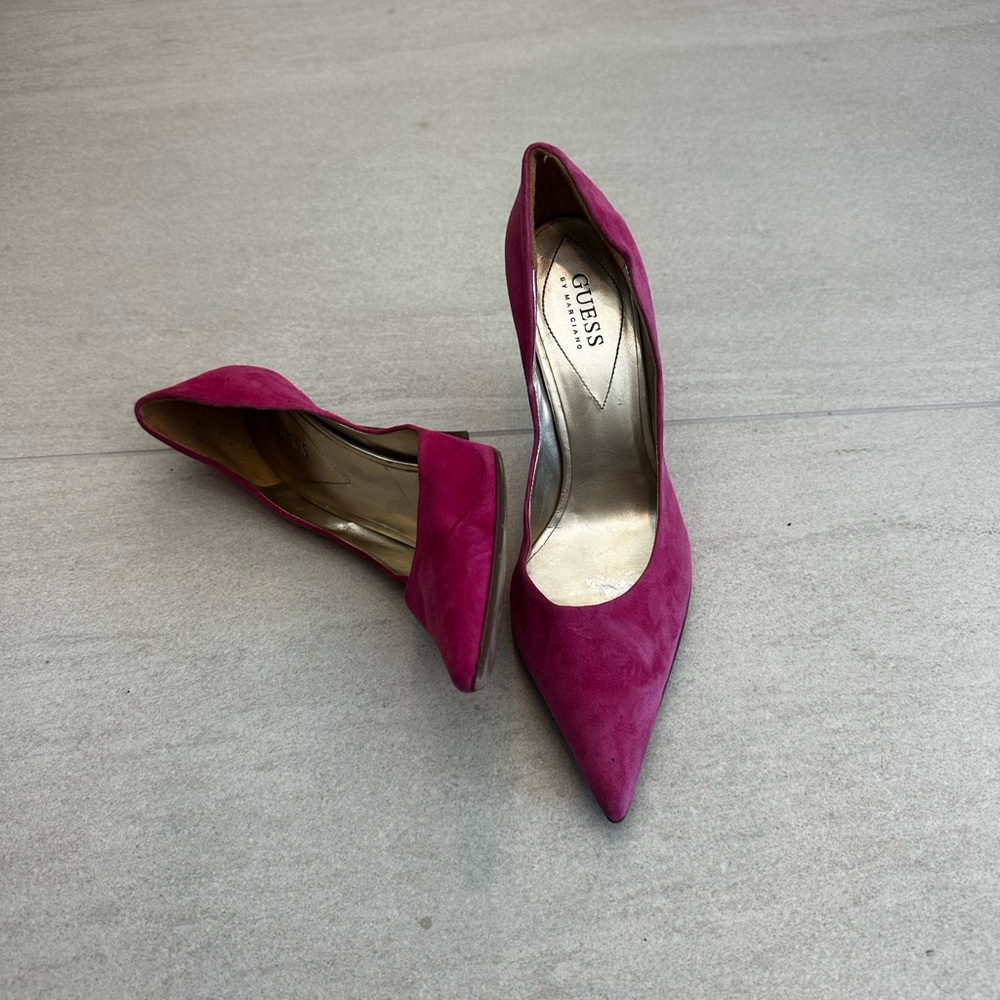 VINTAGE GUESS PINK SUEDE PUMP